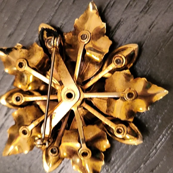 Vintage flower brooch - Picture 2 of 2